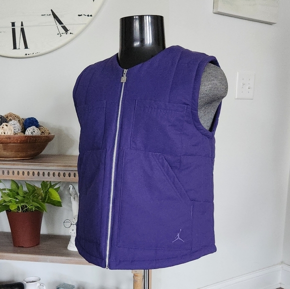 Jordan Women's Vest Jacket, Size Small, NWT, Purple loose fit - Picture 2 of 16